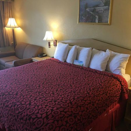 Days Inn By Wyndham Yazoo City Экстерьер фото