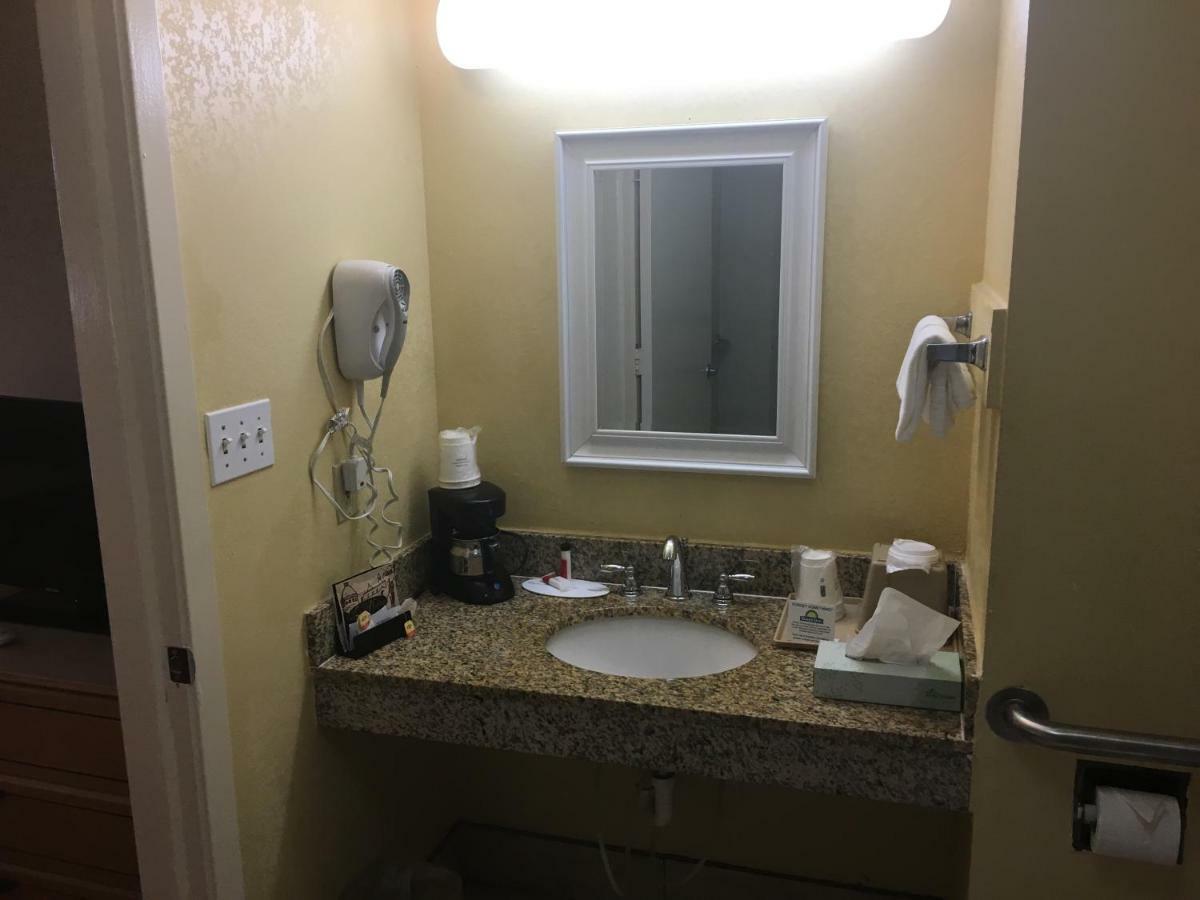 Days Inn By Wyndham Yazoo City Экстерьер фото
